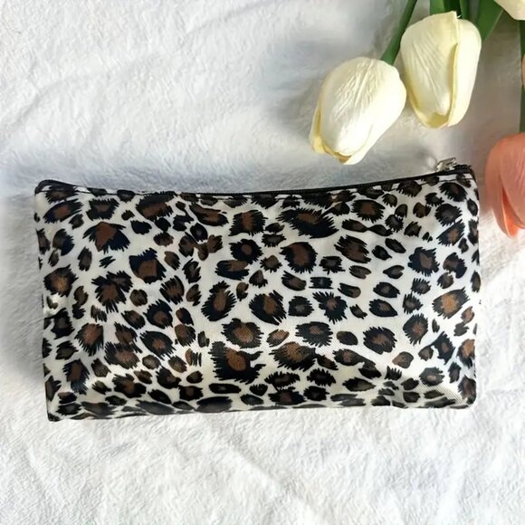 Women's Cosmetic Bag Chic & Sleek Leopard Print Makeup Organizer Minimalist - Picture 6 of 6